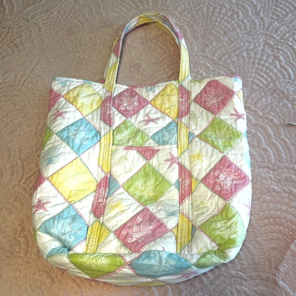 Quilted beach bag by Twos Company - Picture 2 of 9